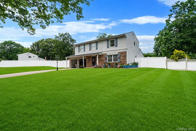 23 Essex Drive, Coram, NY 11727