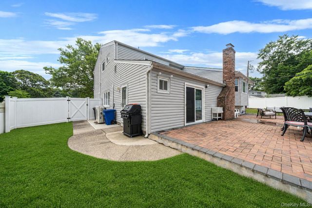 23 Essex Drive, Coram, NY 11727
