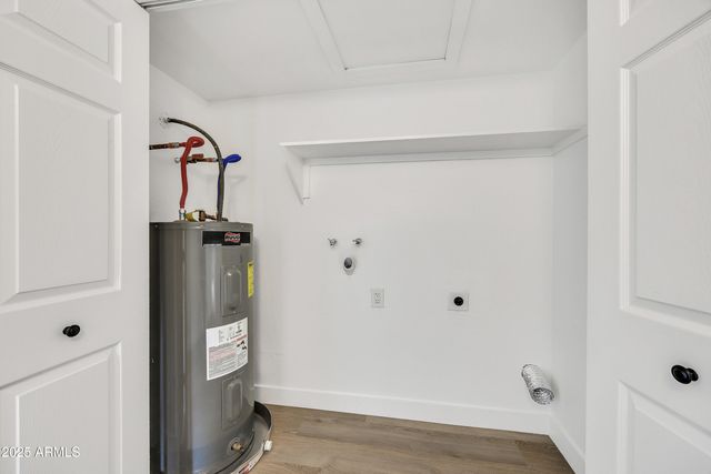 5009 W NEW WORLD Drive, Glendale, AZ 85302