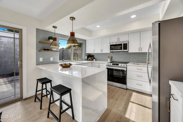 5009 W NEW WORLD Drive, Glendale, AZ 85302