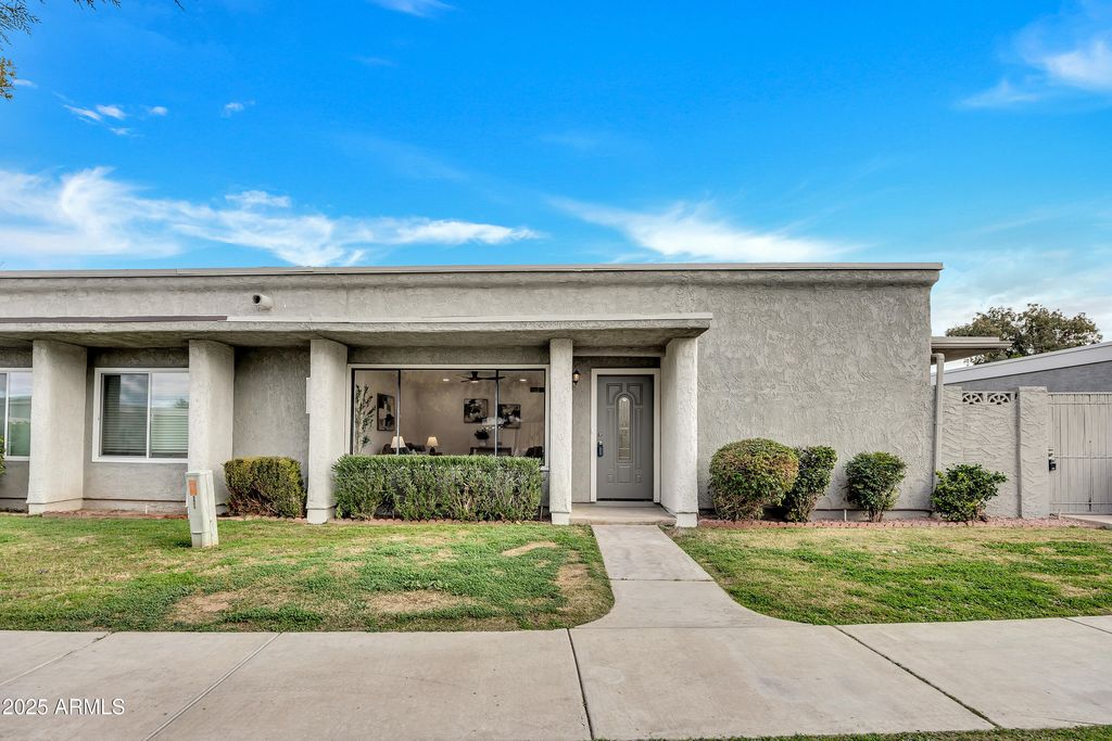 5009 W NEW WORLD Drive, Glendale, AZ 85302