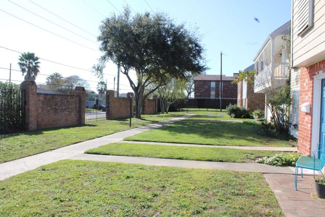1901 Back Bay Drive, Galveston, TX 77551