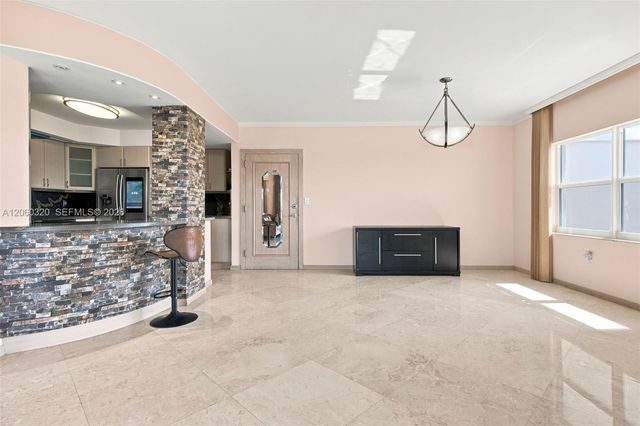 500 Bayview Drive 2121, Sunny Isles Beach, FL 33160