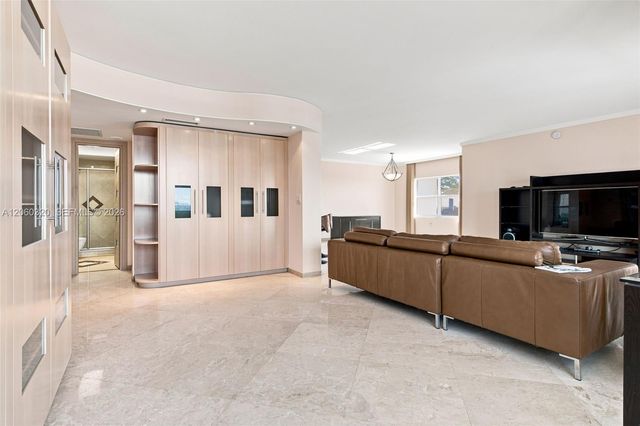 500 Bayview Drive 2121, Sunny Isles Beach, FL 33160