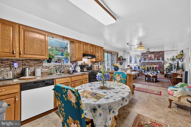 55 N STATE RD, Springfield, PA 19064