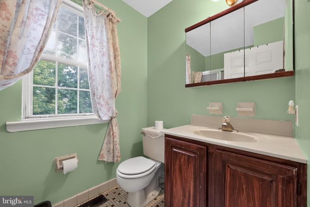 55 N STATE RD, Springfield, PA 19064