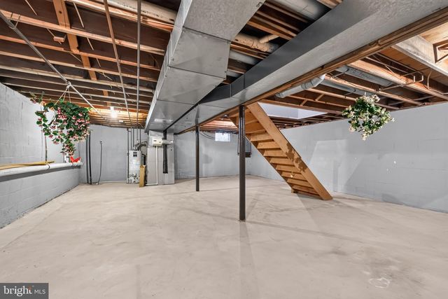 55 N STATE RD, Springfield, PA 19064