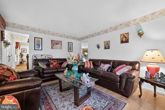 55 N STATE RD, Springfield, PA 19064