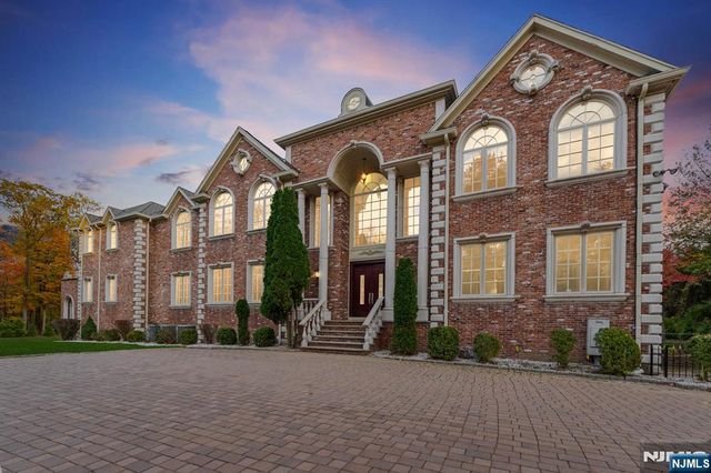 24 Tulip Tree Lane, Alpine, NJ 07620