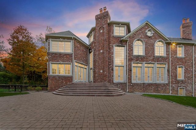 24 Tulip Tree Lane, Alpine, NJ 07620