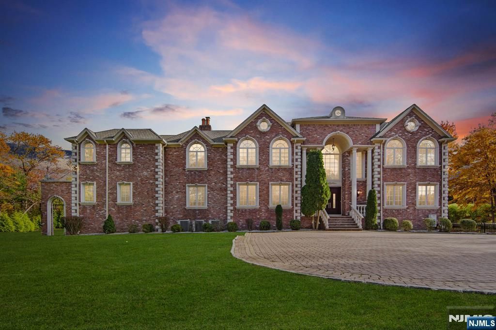 24 Tulip Tree Lane, Alpine, NJ 07620