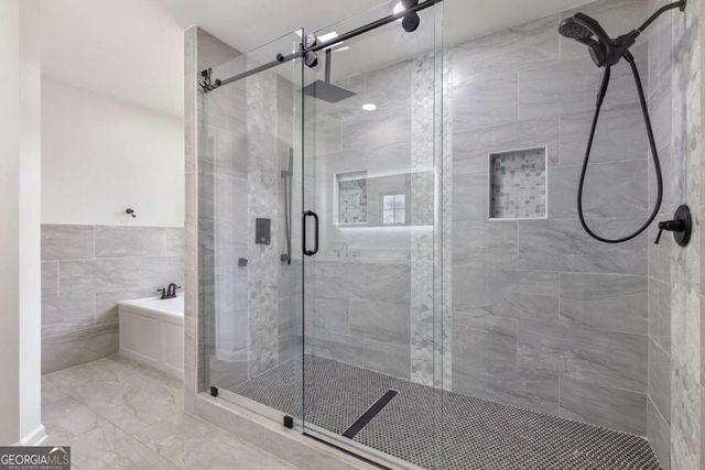 808 Valbrook Court SW, Lilburn, GA 30047