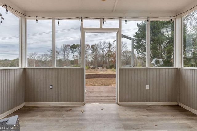 808 Valbrook Court SW, Lilburn, GA 30047