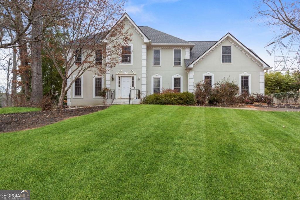 808 Valbrook Court SW, Lilburn, GA 30047