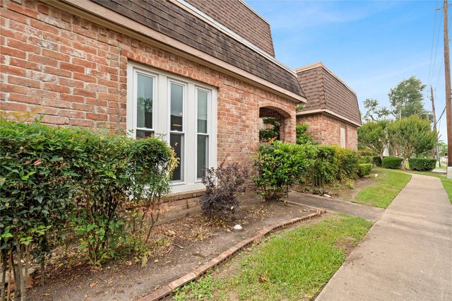 2938 Camelot Lane, Missouri City, TX 77459