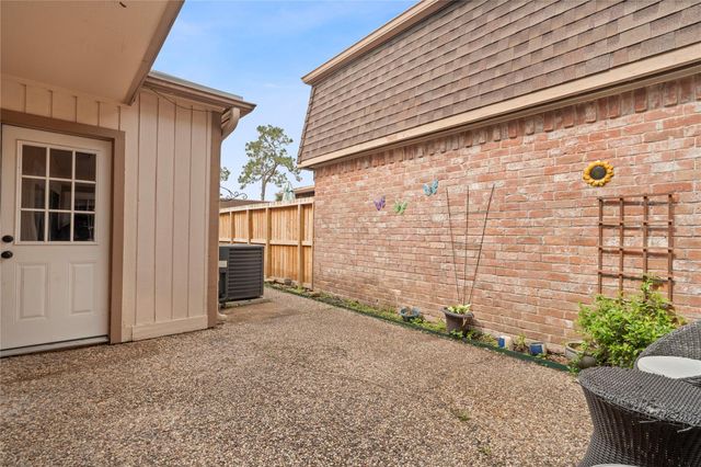 2938 Camelot Lane, Missouri City, TX 77459