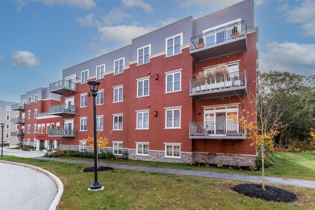 75 McAuley Way 402, Portland, ME 04103 — photo 4