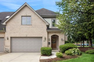 6325 FAIRVIEW Avenue A, Westmont, IL 60559
