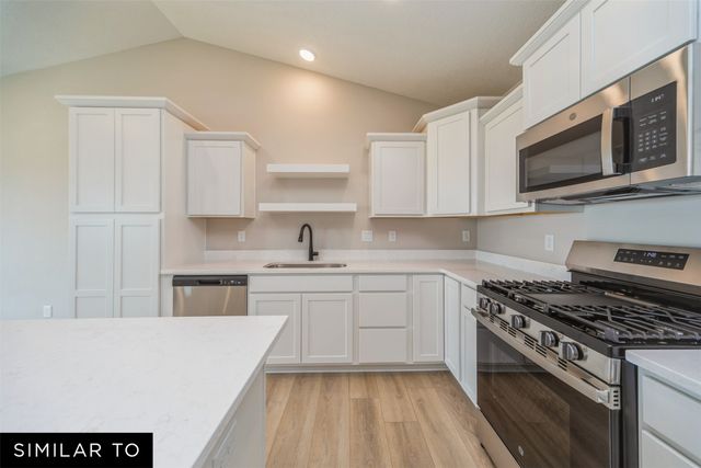 5520 NE Briarwood Drive, Ankeny, IA 50021