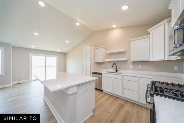 5520 NE Briarwood Drive, Ankeny, IA 50021