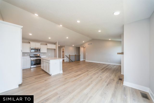 5520 NE Briarwood Drive, Ankeny, IA 50021