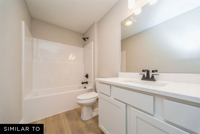 5520 NE Briarwood Drive, Ankeny, IA 50021