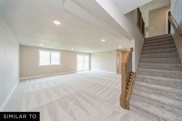 5520 NE Briarwood Drive, Ankeny, IA 50021