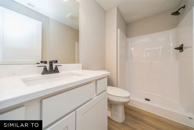 5520 NE Briarwood Drive, Ankeny, IA 50021