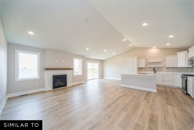 5520 NE Briarwood Drive, Ankeny, IA 50021