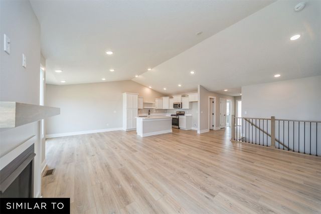 5520 NE Briarwood Drive, Ankeny, IA 50021