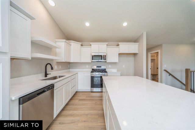 5520 NE Briarwood Drive, Ankeny, IA 50021