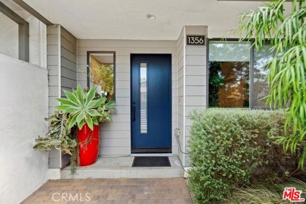 1356 N Fairfax Avenue, Los Angeles, CA 90046 — photo 2