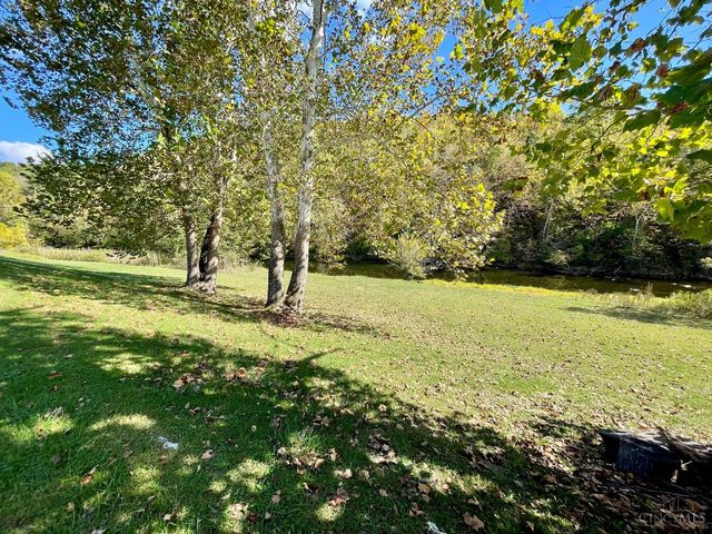 266 Webers Lane, Brookville, IN 47012