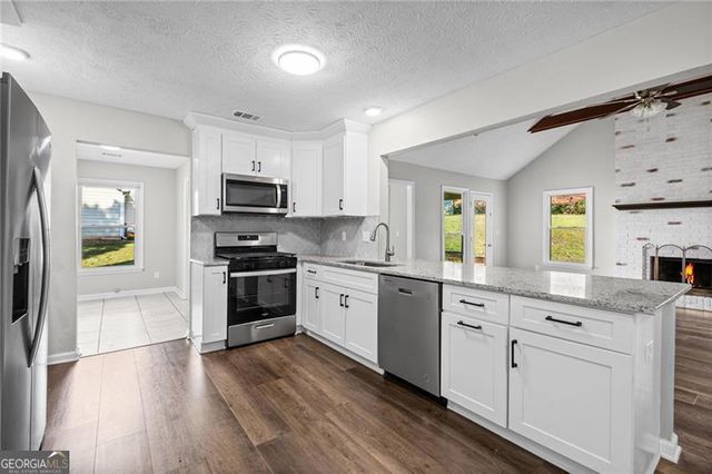 1194 Meadow Oaks Drive NW, Acworth, GA 30102