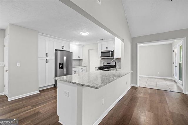 1194 Meadow Oaks Drive NW, Acworth, GA 30102
