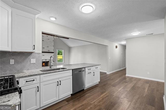 1194 Meadow Oaks Drive NW, Acworth, GA 30102