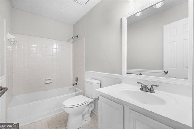 1194 Meadow Oaks Drive NW, Acworth, GA 30102