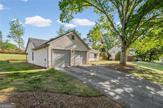 1194 Meadow Oaks Drive NW, Acworth, GA 30102