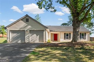1194 Meadow Oaks Drive NW, Acworth, GA 30102