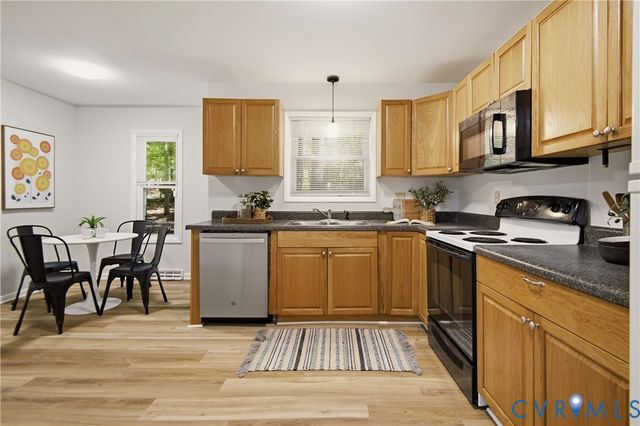 2903 Fox Chase Dr, Midlothian, VA 23112