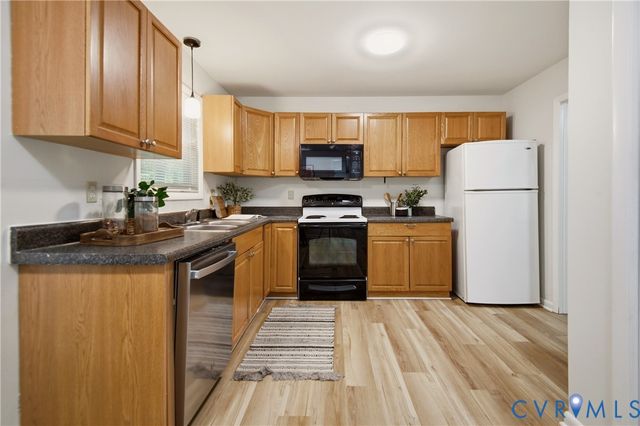 2903 Fox Chase Dr, Midlothian, VA 23112