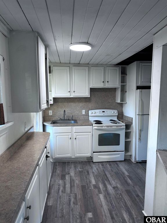 Image 23 of property listing at 415 N Light Street, Columbia, NC 27925