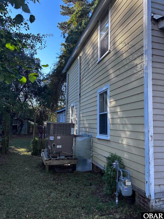 Image 10 of property listing at 415 N Light Street, Columbia, NC 27925