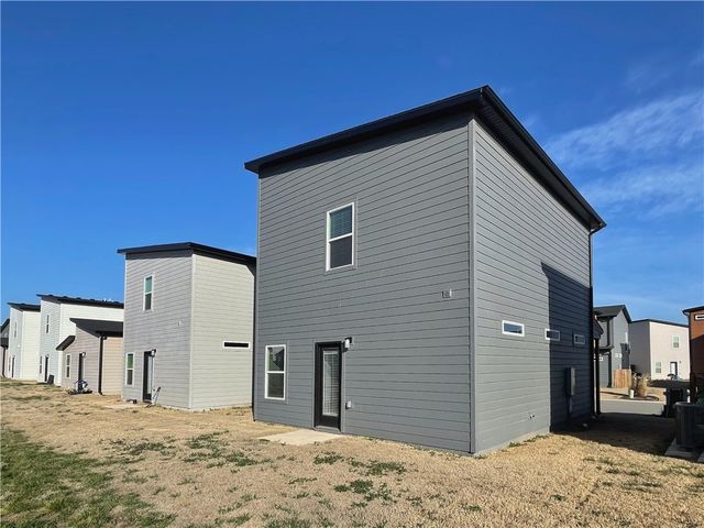 931 States Avenue, Bentonville, AR 72713