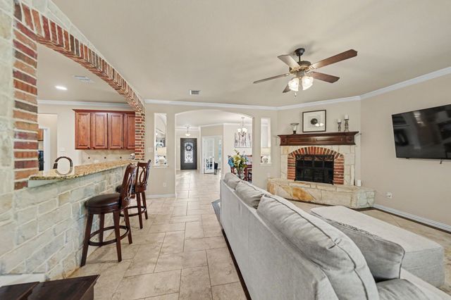 4541 Seventeen Lakes Court, Fort Worth, TX 76262