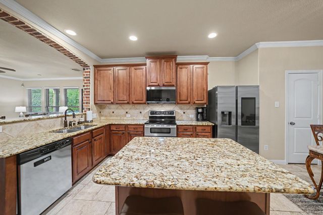 4541 Seventeen Lakes Court, Fort Worth, TX 76262
