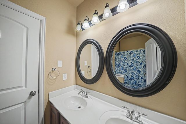 4541 Seventeen Lakes Court, Fort Worth, TX 76262