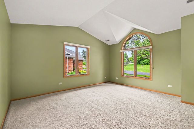 27114 S Quiet Oak Lane, Crete, IL 60417
