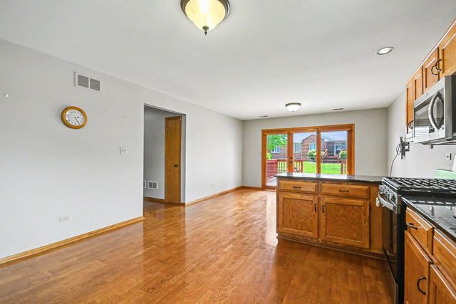 27114 S Quiet Oak Lane, Crete, IL 60417