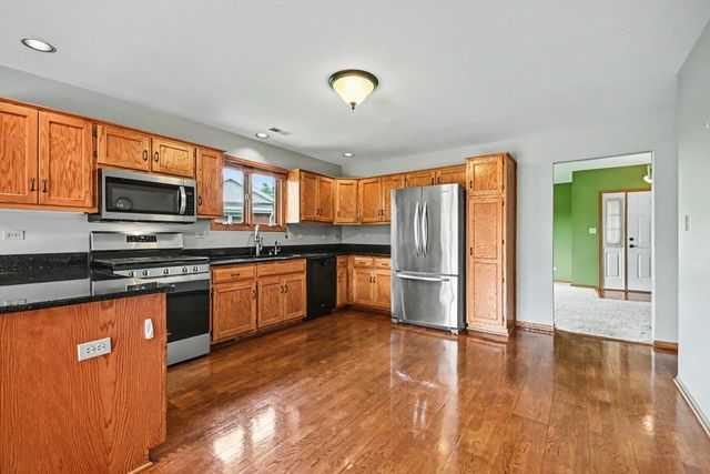 27114 S Quiet Oak Lane, Crete, IL 60417